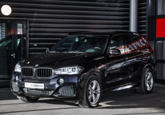 Подержанный автомобиль BMW X5 2017 года (3 фото)
