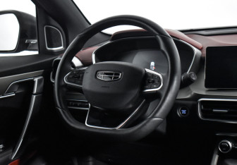 Подержанный автомобиль Geely Coolray 2022 года (14 фото)