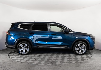 Подержанный автомобиль Geely Okavango 2023 года (5 фото)