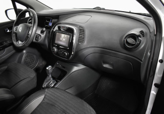 Подержанный автомобиль Renault Kaptur 2017 года (12 фото)