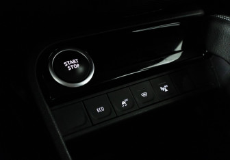 Подержанный автомобиль Renault Kaptur 2021 года (16 фото)