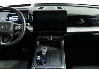 Подержанный автомобиль GAC GS8 2023 года (14 фото)