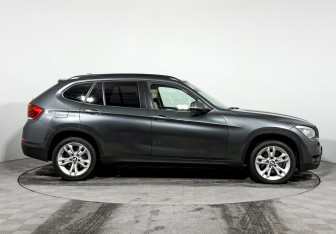 Подержанный автомобиль BMW X1 2013 года (4 фото)