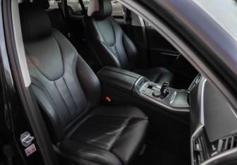 Подержанный автомобиль BMW X5 2019 года (27 фото)