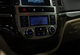 Подержанный автомобиль Hyundai Santa Fe 2011 года (17 фото)