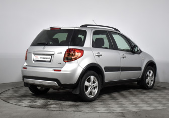 Подержанный автомобиль Suzuki SX4 Hatchback 2012 года (5 фото)