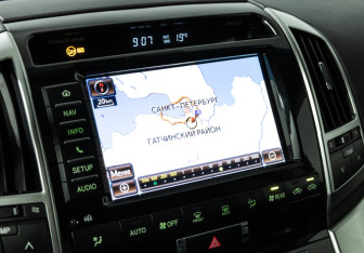 Подержанный автомобиль Toyota Land Cruiser Suv 2014 года (15 фото)