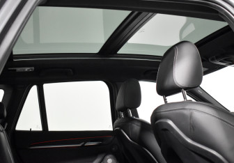 Подержанный автомобиль BMW X1 2019 года (21 фото)