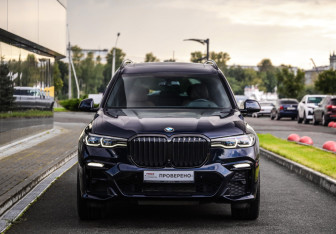 Подержанный автомобиль BMW X7 2019 года (4 фото)