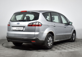 Подержанный автомобиль Ford S-MAX 2007 года (5 фото)