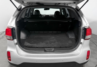 Подержанный автомобиль Kia Sorento 2019 года (13 фото)