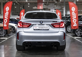 Подержанный автомобиль BMW X6 M 2017 года (11 фото)