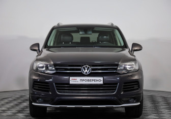 Подержанный автомобиль Volkswagen Touareg 2012 года (2 фото)