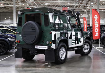 Подержанный автомобиль Land Rover Defender Suv 2007 года (6 фото)