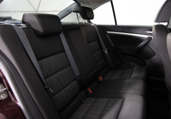 Подержанный автомобиль Skoda Octavia Liftback 2010 года (19 фото)