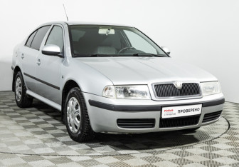 Подержанный автомобиль Skoda Octavia Liftback 2010 года (3 фото)