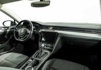 Подержанный автомобиль Volkswagen Passat Sedan 2017 года (9 фото)