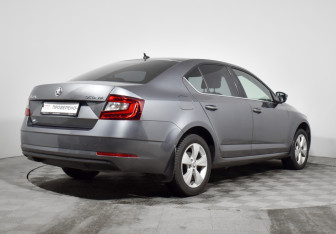 Подержанный автомобиль Skoda Octavia Liftback 2017 года (5 фото)