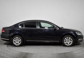Подержанный автомобиль Volkswagen Passat Sedan 2011 года (4 фото)
