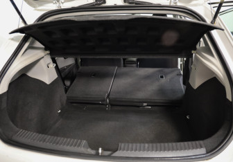 Подержанный автомобиль SEAT Leon Hatchback 2013 года (24 фото)