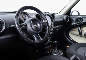 Подержанный автомобиль MINI Countryman 2012 года (24 фото)