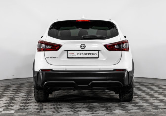 Подержанный автомобиль Nissan Qashqai 2021 года (8 фото)