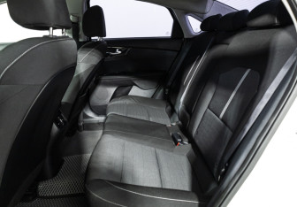 Подержанный автомобиль Kia Cerato Sedan 2019 года (10 фото)