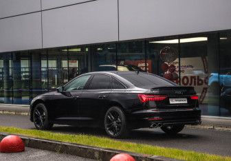 Подержанный автомобиль Audi A6 Sedan 2020 года (8 фото)