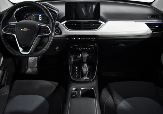 Подержанный автомобиль Chevrolet Captiva 2022 года (17 фото)