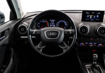 Подержанный автомобиль Audi A3 Sedan 2015 года (13 фото)