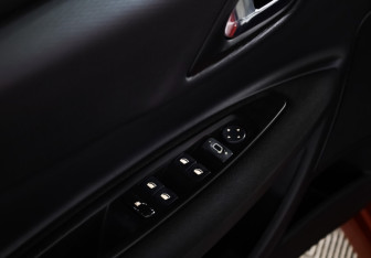 Подержанный автомобиль Citroen C4 Hatchback 2010 года (15 фото)