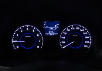 Подержанный автомобиль Hyundai Solaris Sedan 2013 года (12 фото)