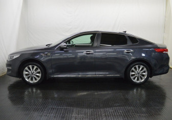 Подержанный автомобиль Kia Optima Sedan 2017 года (8 фото)