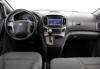 Подержанный автомобиль Hyundai Grand Starex 2016 года (9 фото)