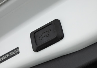 Подержанный автомобиль Toyota RAV4 2021 года (21 фото)