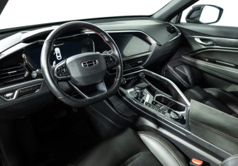 Подержанный автомобиль Geely Tugella 2023 года (11 фото)