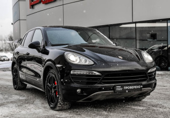 Подержанный автомобиль Porsche Cayenne 2010 года (6 фото)