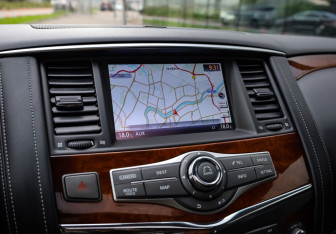 Подержанный автомобиль Infiniti QX80 2017 года (21 фото)