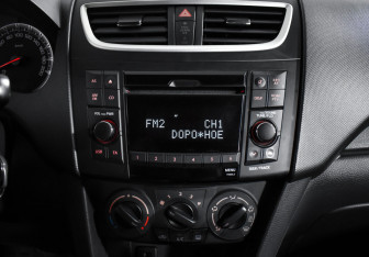 Подержанный автомобиль Suzuki Swift Hatchback 2011 года (16 фото)