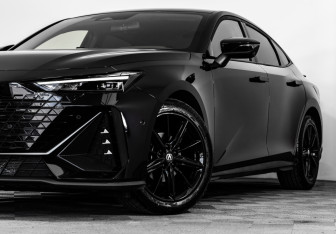 Подержанный автомобиль Changan UNI-V 2024 года (2 фото)