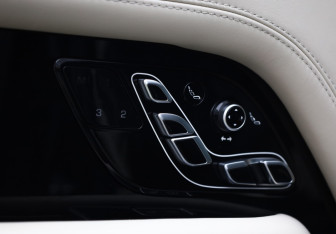 Подержанный автомобиль Land Rover Range Rover 2020 года (23 фото)