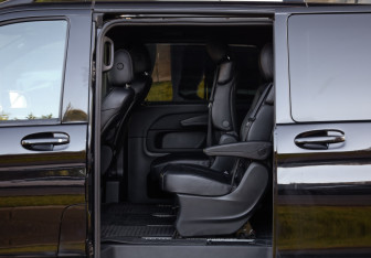 Подержанный автомобиль Mercedes-Benz Vito 2015 года (26 фото)