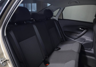 Подержанный автомобиль Volkswagen Polo Sedan 2017 года (18 фото)