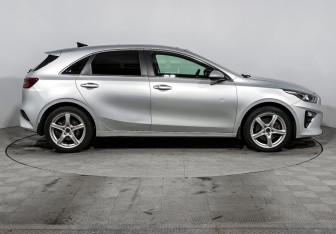 Подержанный автомобиль Kia Ceed Hatchback 2018 года (4 фото)