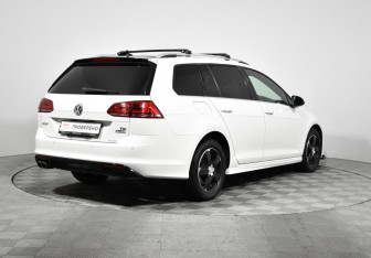 Подержанный автомобиль Volkswagen Golf Wagon 2014 года (5 фото)