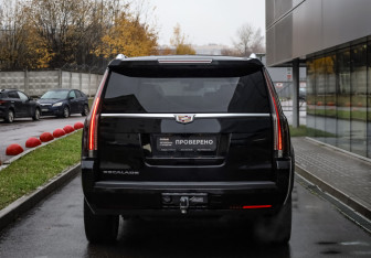 Подержанный автомобиль Cadillac Escalade Suv 2018 года (6 фото)