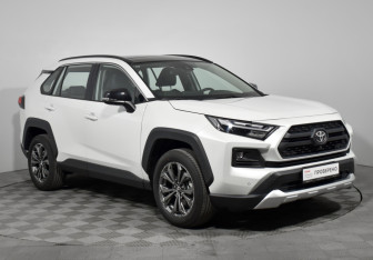 Подержанный автомобиль Toyota RAV4 2025 года (3 фото)