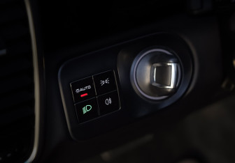 Подержанный автомобиль Porsche Cayenne 2021 года (15 фото)