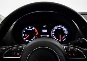 Подержанный автомобиль Audi A3 Sedan 2016 года (14 фото)