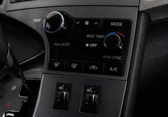 Подержанный автомобиль Toyota Venza 2013 года (14 фото)
